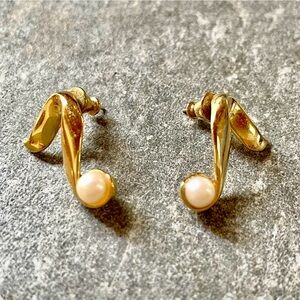 Elegant Gold Pearl Earrings